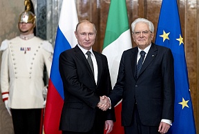 Il presidente russo Vladimir Putin ha inviato a Sergio Mattarella le congratulazioni per la sua rielezione alla presidenza dell'Italia